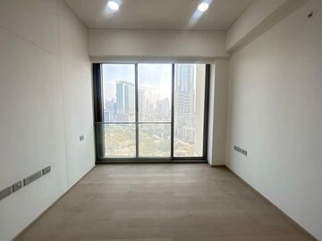 Room in 5 BHK Apartment at Rustomjee Crown, Prabhadevi – for Rent
