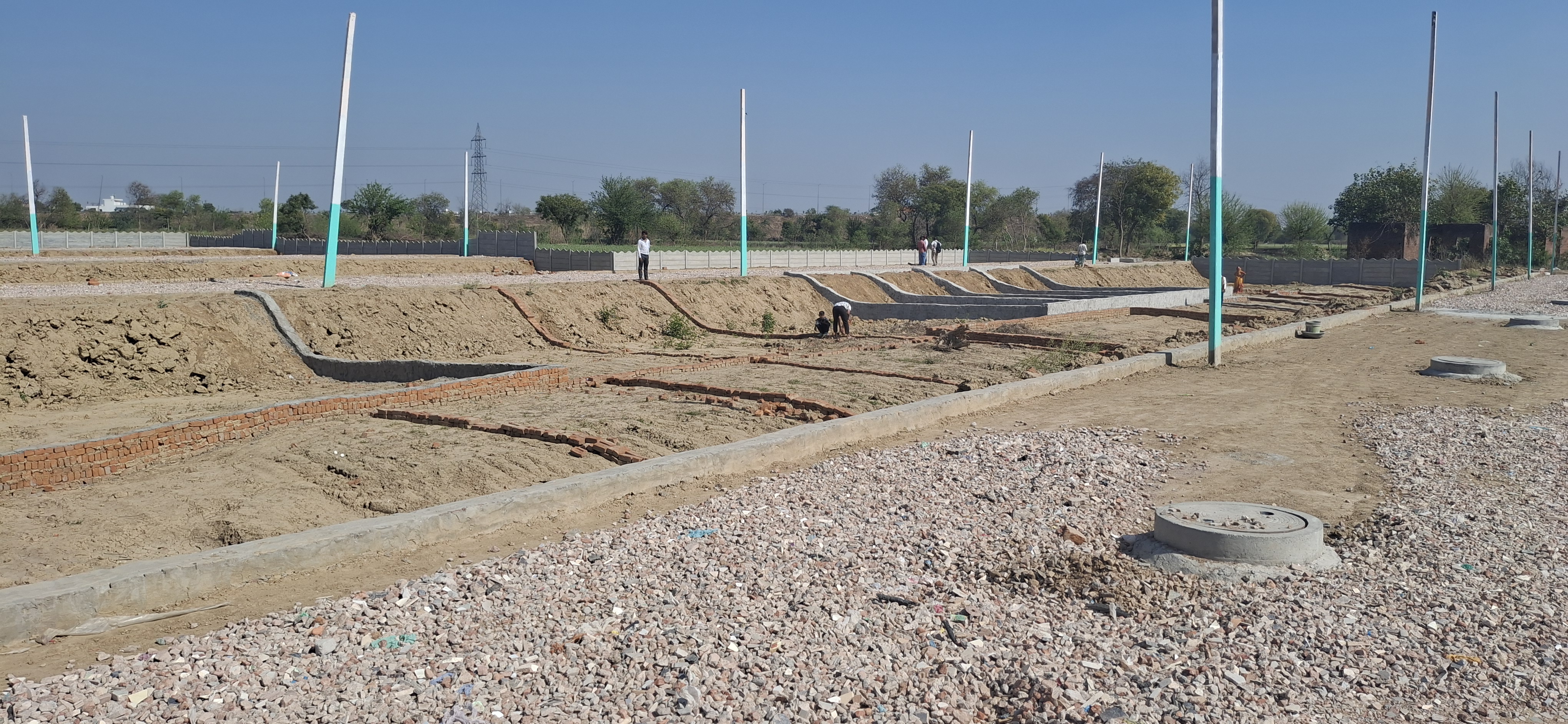 Plot For Sale in Mk Propty 