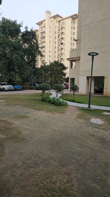 Parking in 3 BHK Apartment at Emaar Emerald Estate, Sector 65 – for Rent
