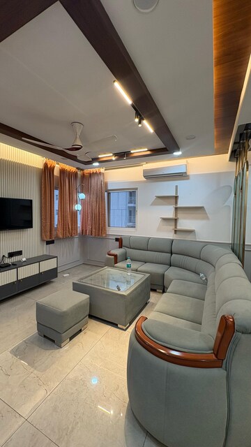 Master Bedroom in 4 BHK Apartment at Chandra Panorama, Sushant Golf City – for Rent