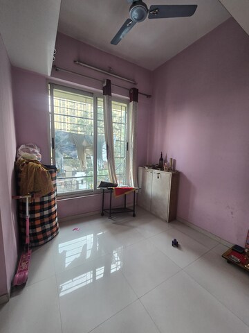 Room in 1.5 BHK Apartment at Vasant Fiona, Pokhran Road No 2 – for Rent