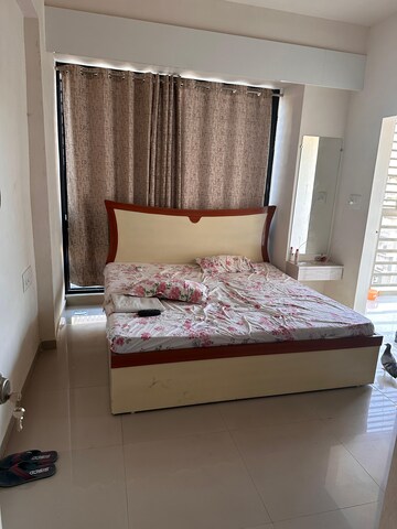 Bedroom in 2 BHK Apartment at Kudasan – for Rent