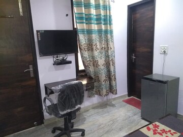 Master Bedroom in Studio Builder Floor at Subhash Nagar – for Rent