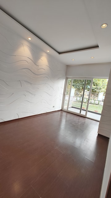 Room in 3 BHK Apartment at Pareena Coban Residences, Sector 99a – for Sale
