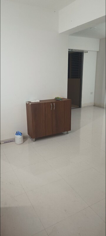 Room in 4 BHK Apartment at Adani Shantigram Water Lily, Shantigram – for Rent