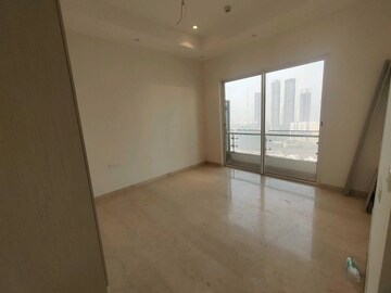 Room in 3 BHK Apartment at Indiabulls Sky Forest, Lower Parel – for Rent