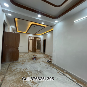 Building Lobby in 3 BHK Builder Floor at Sector 43 – for Sale