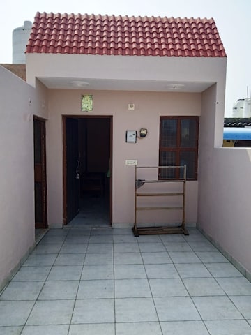 Terrace in 1 BHK Apartment at Paschim Vihar – for Rent