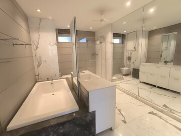 Team Area in 5 BHK Apartment at Salcon The Verandas, Sector 54 – for Rent