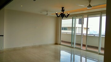 Room in 5 BHK Apartment at Salcon The Verandas, Sector 54 – for Rent