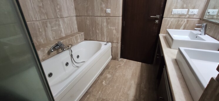 Bathroom, abw-la-lagune 4 Bedroom 3160 Sq.Ft. Apartment In Sector 54 Gurgaon 8329197