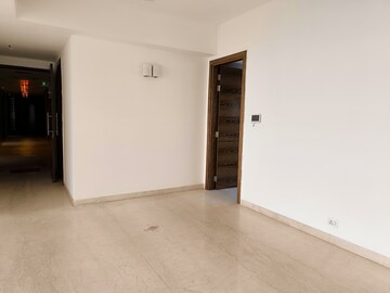 Room in 3.5 BHK Apartment at M3M Golf Estate, Sector 65 – for Rent
