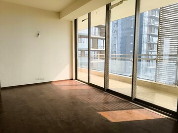 Room in 3.5 BHK Apartment at M3M Golf Estate, Sector 65 – for Rent