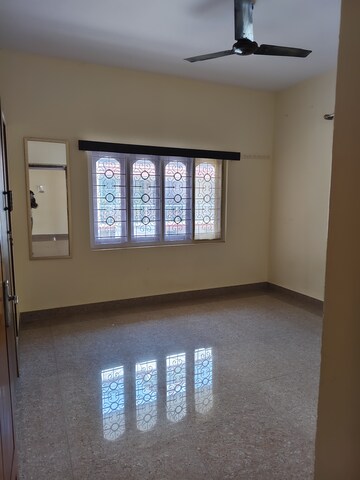 Room in 2 BHK Builder Floor at Indiranagar – for Rent