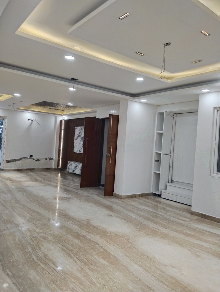 undefined, sector 29 4 Bedroom 385 Sq.Yd. Builder Floor In Sector 29 Faridabad 8329224