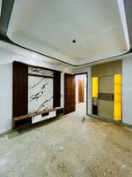 3 BHK + Pooja Room,Servant Room 180 Sq.Yd. Builder Floor in SS Southend Floors