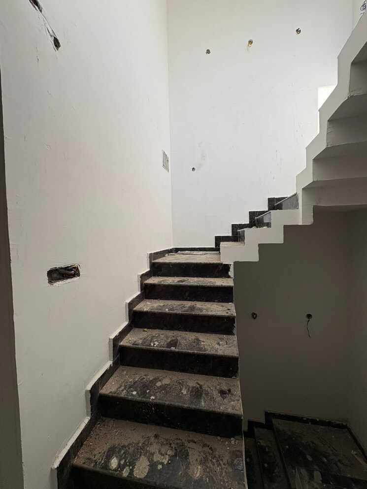 undefined, indira nagar 4 Bedroom 1200 Sq.Ft. Villa In Indira Nagar Lucknow 8329272