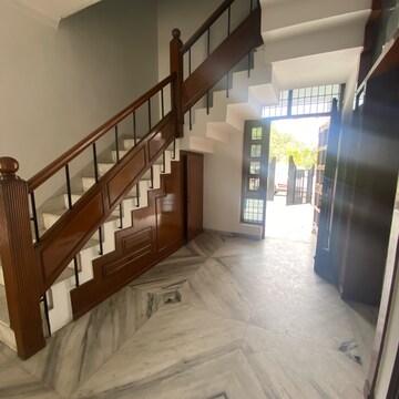 Balcony in 4 BHK Independent House at Sector 38 – for Rent