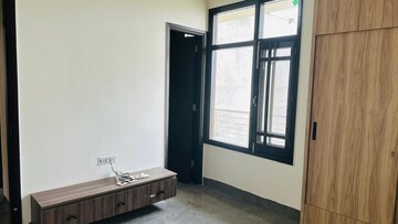 Room in 3 BHK Apartment at Gt Road – for Sale