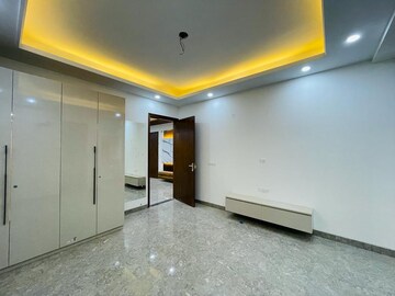 Room in 3 BHK Builder Floor at Sunstar Floors, Sector 51 – for Rent