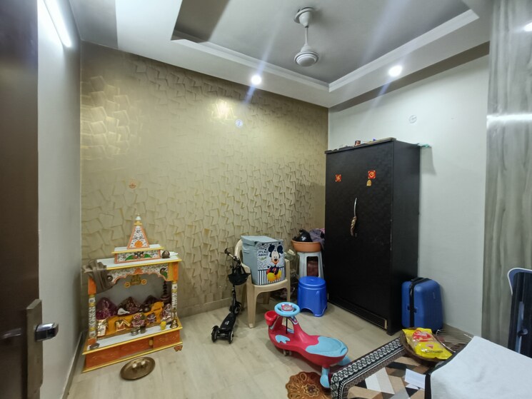 Living Room, uttam nagar west 3 Bedroom 78 Sq.Yd. Builder Floor In Uttam Nagar West Delhi 8329319