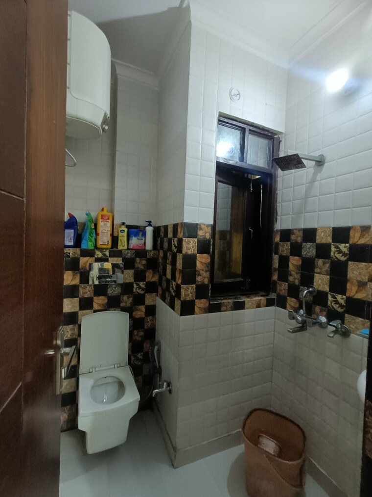 Master Bedroom, uttam nagar west 3 Bedroom 78 Sq.Yd. Builder Floor In Uttam Nagar West Delhi 8329319