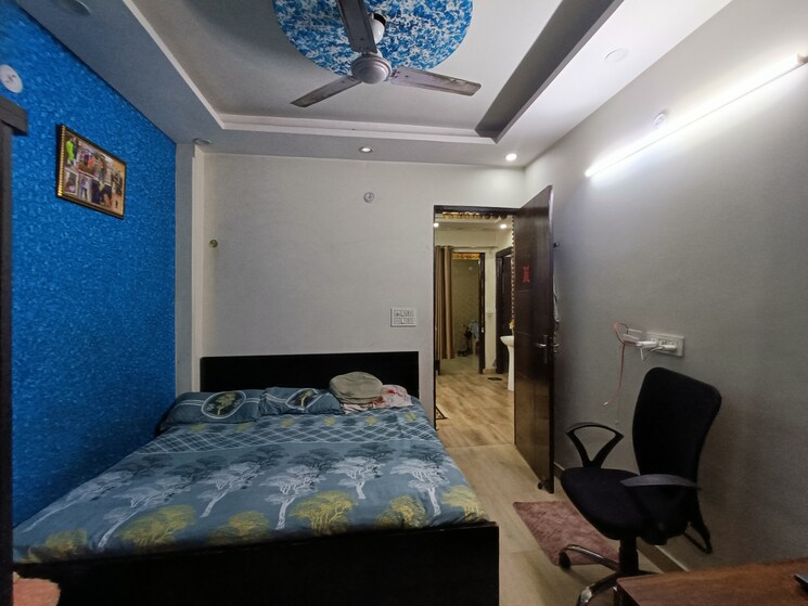 Bedroom, uttam nagar west 3 Bedroom 78 Sq.Yd. Builder Floor In Uttam Nagar West Delhi 8329319
