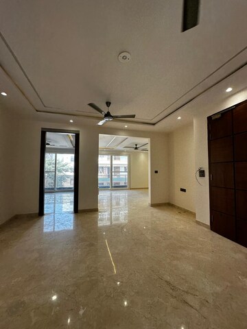 Room in 3.5 BHK Builder Floor at Empire Floors, Sector 57 – for Rent