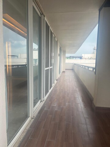 Building Lobby in 3 BHK Builder Floor at Green Wood City, Sector 45 – for Rent