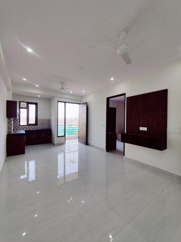 Room in 2 BHK Builder Floor at Sector 57 – for Rent