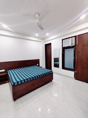 Bedroom in 2 BHK Builder Floor at Sector 57 – for Rent