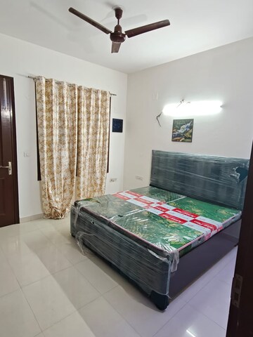 Bedroom in 2 BHK Builder Floor at Ardee City, Sector 52 – for Rent