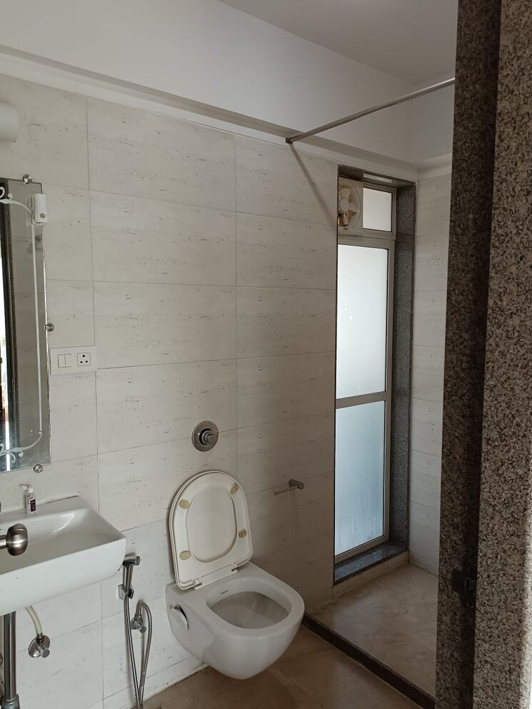 Bathroom, panch-leela 2 Bedroom 700 Sq.Ft. Apartment In Powai Mumbai 8329374