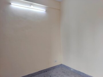 Room in 1 BHK Apartment at Mohan Cooperative Industrial Estate – for Rent