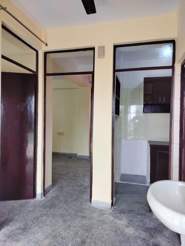 Room in 1 BHK Apartment at Mohan Cooperative Industrial Estate – for Rent