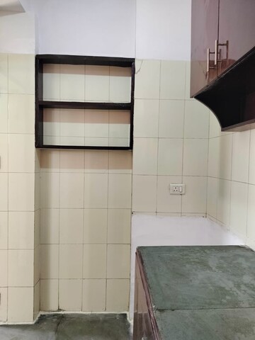 Room in 1 BHK Apartment at Mohan Cooperative Industrial Estate – for Rent