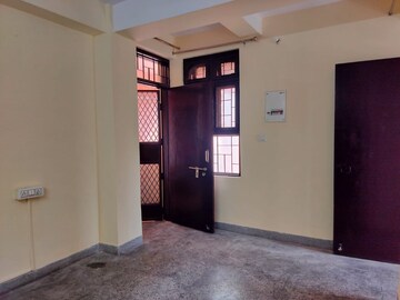 Room in 1 BHK Apartment at Mohan Cooperative Industrial Estate – for Rent