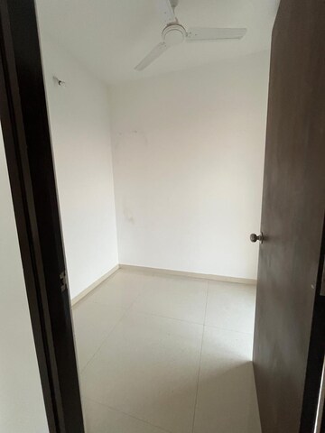Room in 2.5 BHK Apartment at Lodha Palava Marvella B to G, Dombivli East – for Rent