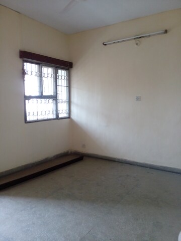 Room in 2 BHK Apartment at Sarita Vihar – for Rent