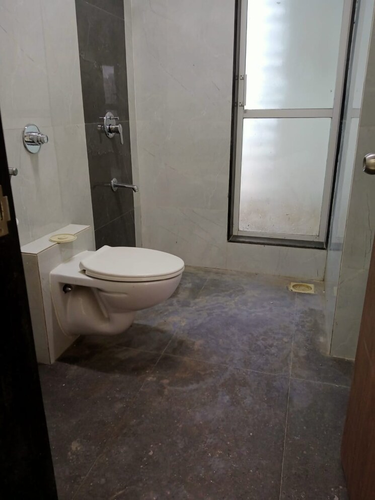 Bathroom, subha-heritage 3 Bedroom 1000 Sq.Ft. Apartment In Powai Mumbai 8329497