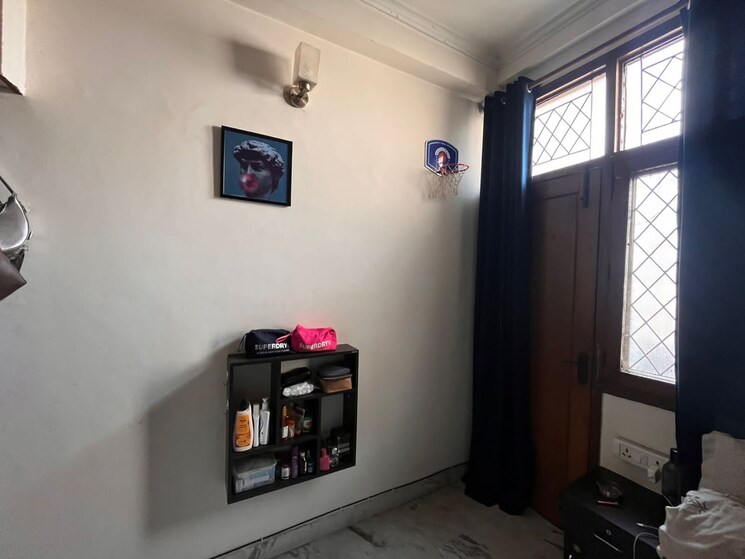 Room, mayur vihar phase iii 3 Bedroom 1550 Sq.Ft. Apartment In Mayur Vihar Phase Iii Delhi 8329564