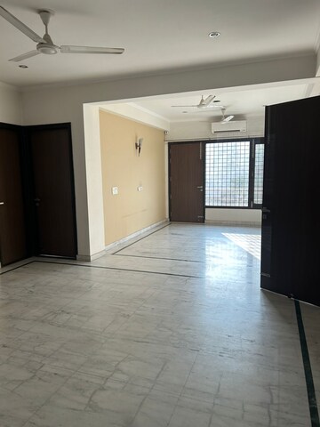 Room in 2 BHK Apartment at Mahindra Vista, Kandivali East – for Sale