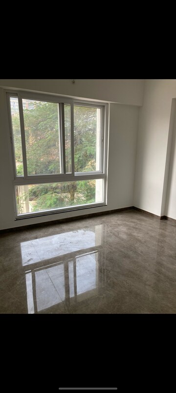 Room in 3 BHK Apartment at Shroff Aureta, Koregaon Park Annexe – for Rent