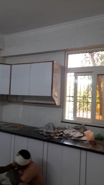 Room in 3.5 BHK Builder Floor at Mayur Vihar Phase 1 – for Rent