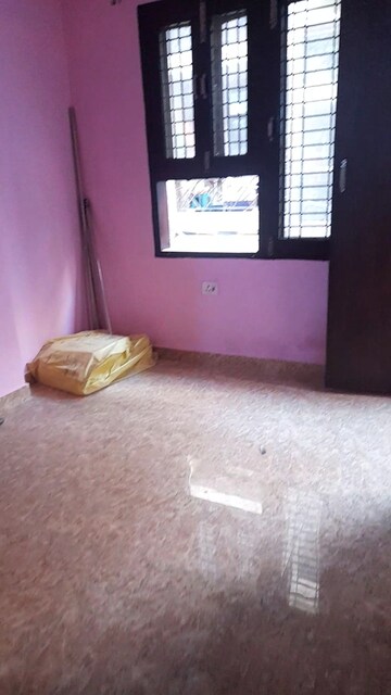 Room in 2.5 BHK Builder Floor at Mayur Vihar Phase 1 – for Rent