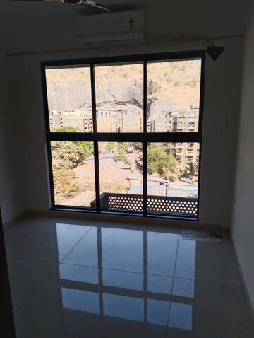 Room in 1 BHK Apartment at Godrej Urban Park, Chandivali – for Rent