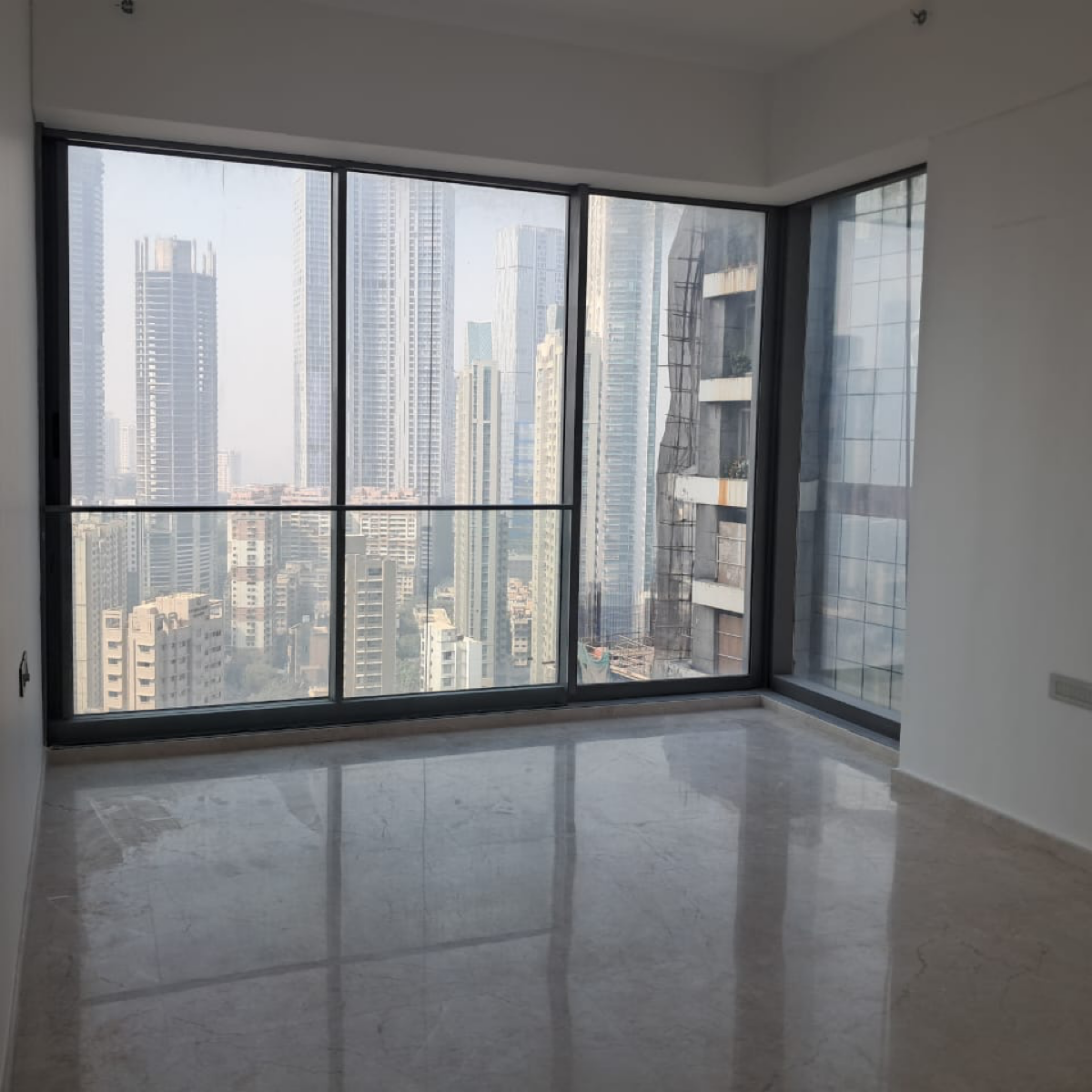 4 BHK + Pooja Room,Servant Room Apartment For Sale in Rustomjee Crown