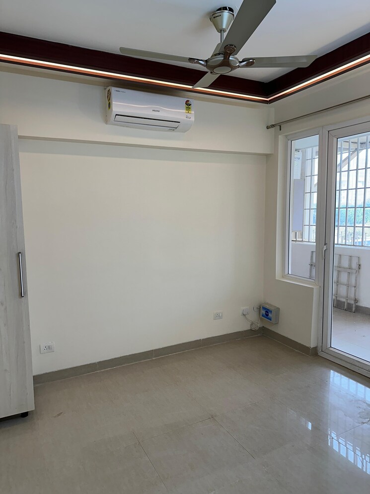 Room, puri-emerald-bay 3 Bedroom 2450 Sq.Ft. Apartment In Sector 104 Gurgaon 8329847