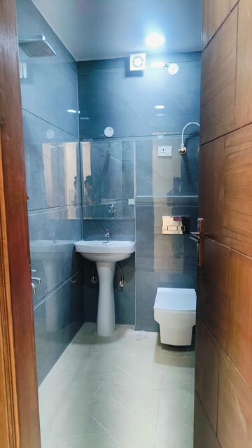 Bathroom in 3 BHK Builder Floor at Fidato Honour Homes, Sector 89 – for Rent