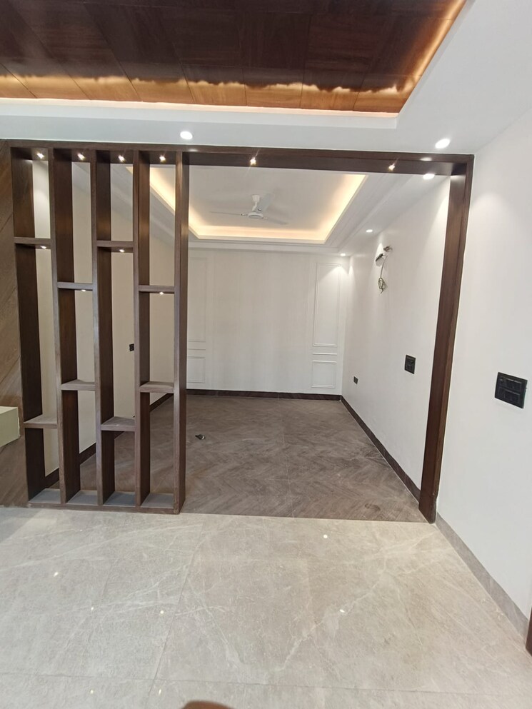 Living Room, sector 28 3 Bedroom 250 Sq.Yd. Builder Floor In Sector 28 Faridabad 8329869